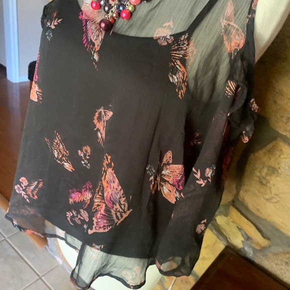 NWT Mudd Chiffon Ruffle Trim Cold Shoulder Top-Size Small - Picture 9 of 14